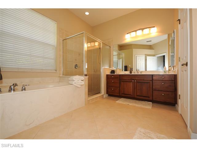For Sale: 15509 Cadiz Ln Naples, FL 34110