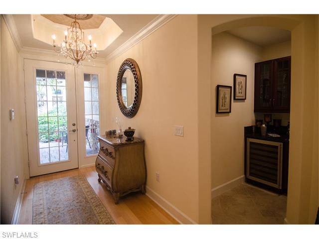 8074 Players Cove Dr 102 #APT 102, Naples FL 34113