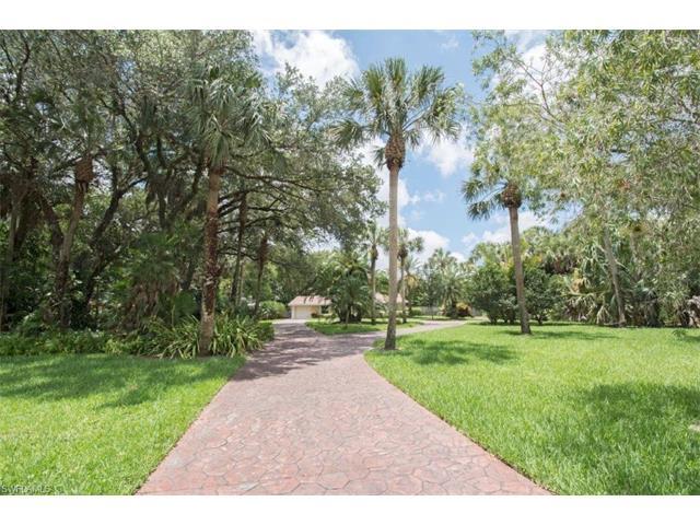 2225 Robin Dr