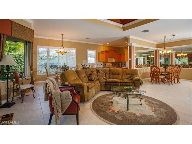 2933 Lone Pine Ln