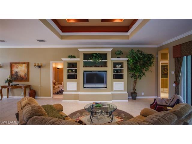 2933 Lone Pine Ln