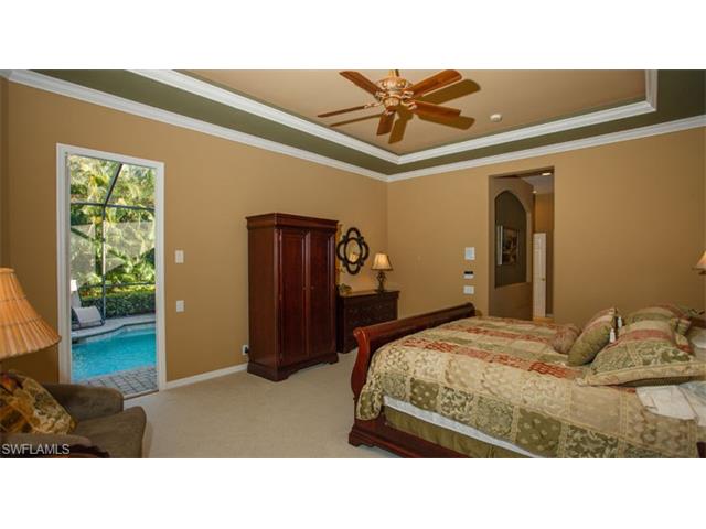 2933 Lone Pine Ln