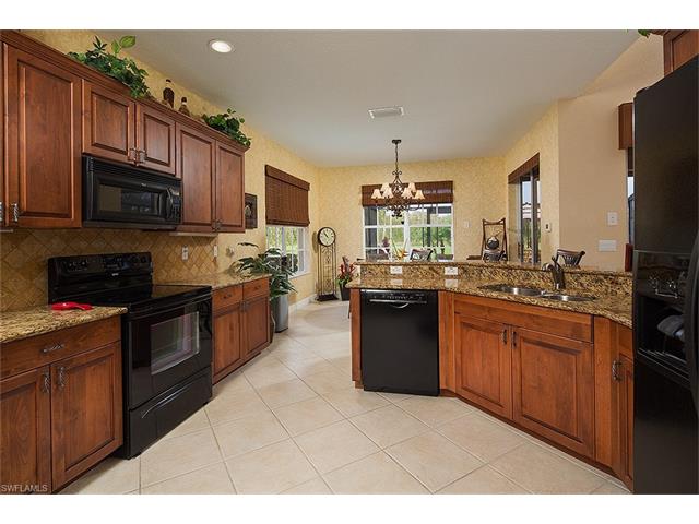 9193 Treeside Ct