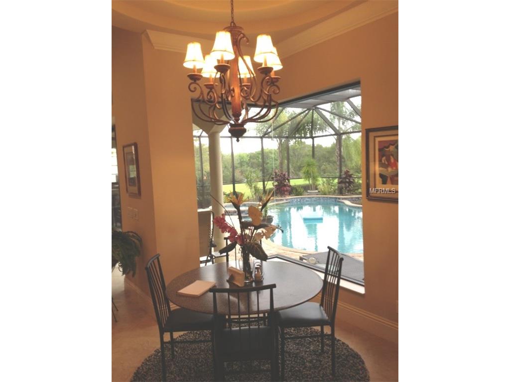 7205 Desert Ridge Gln