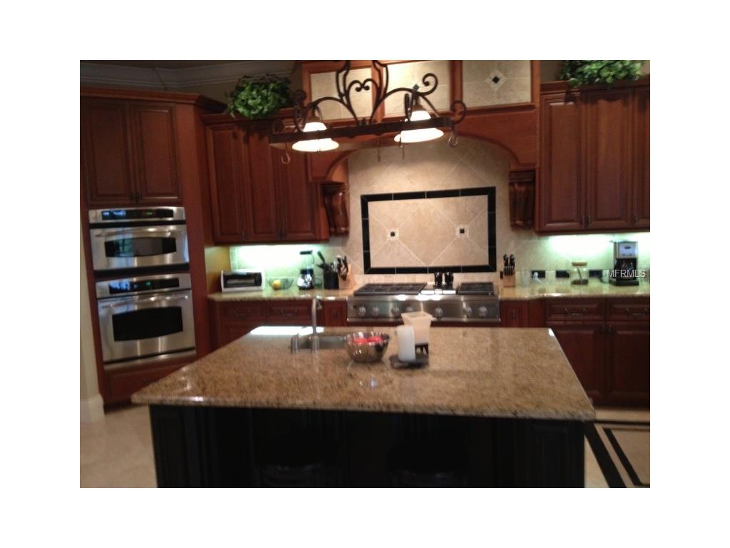 7205 Desert Ridge Gln