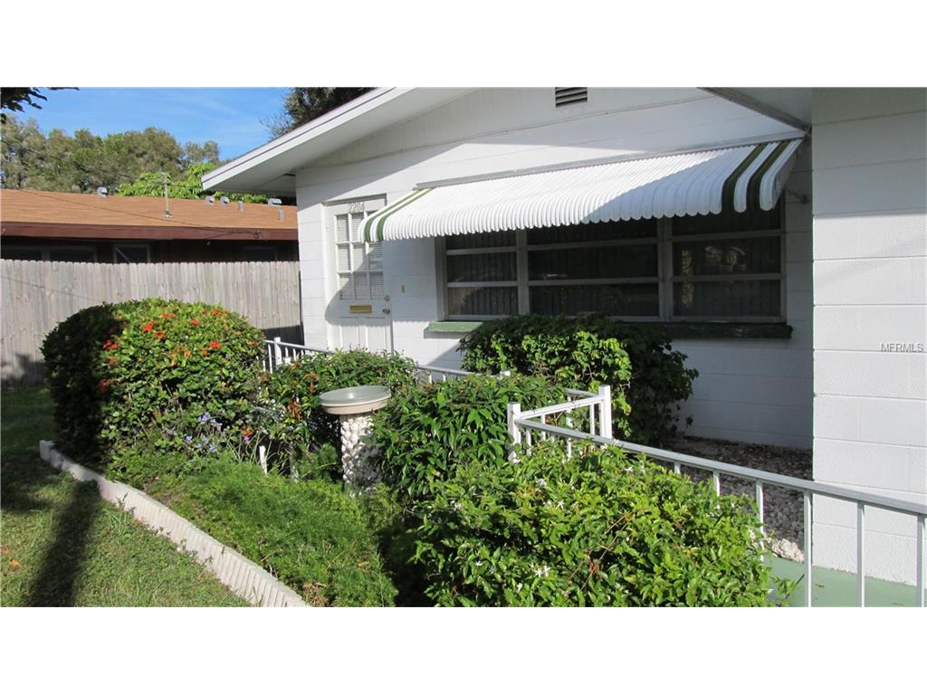 2204 20th Ave W