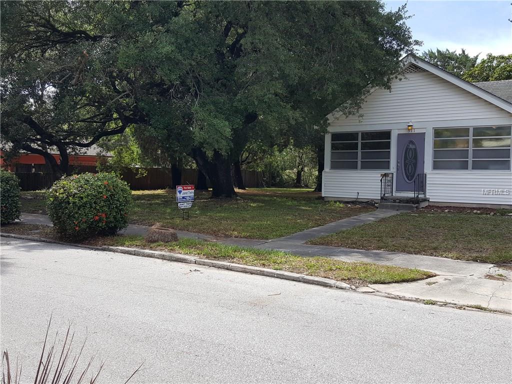For Sale: 511 2nd Ave E Bradenton, FL 34208