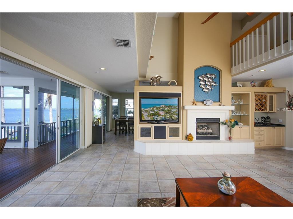 1360 Beach Rd