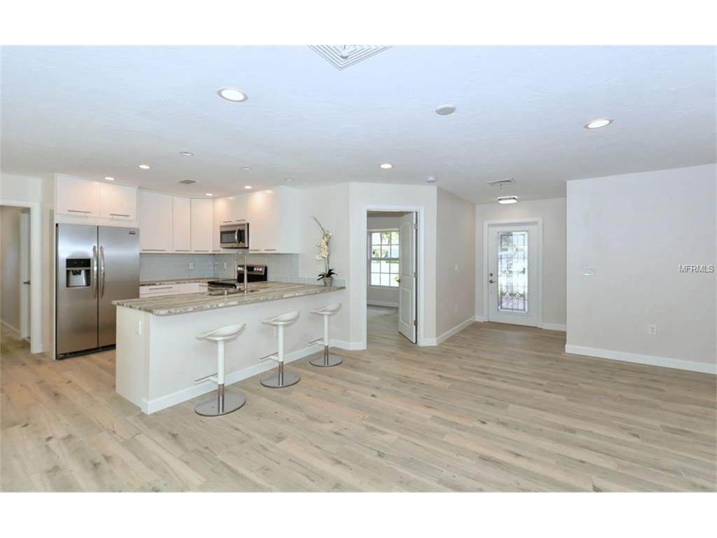 2485 Breakwater Cir