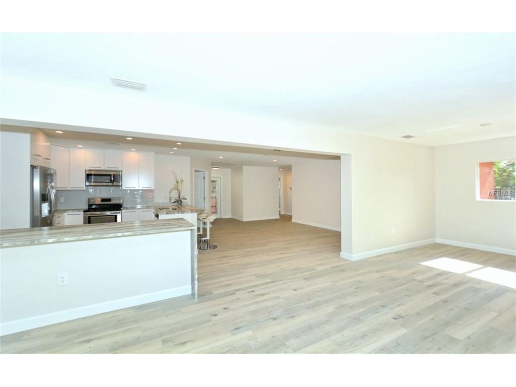 2485 Breakwater Cir