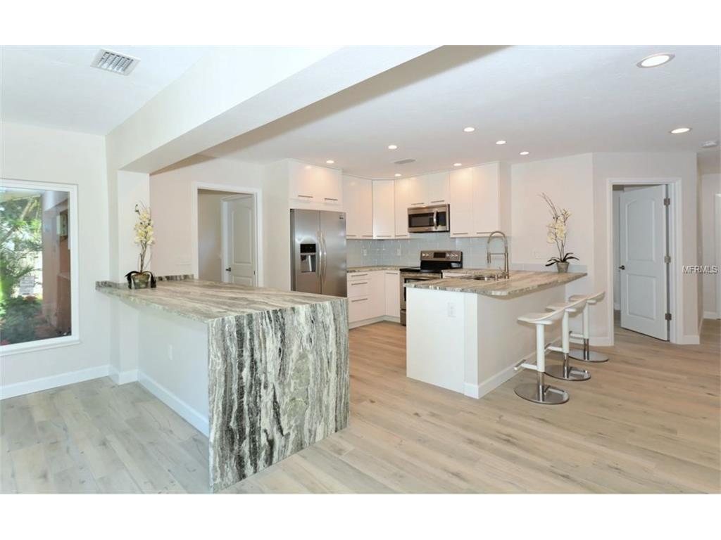 2485 Breakwater Cir