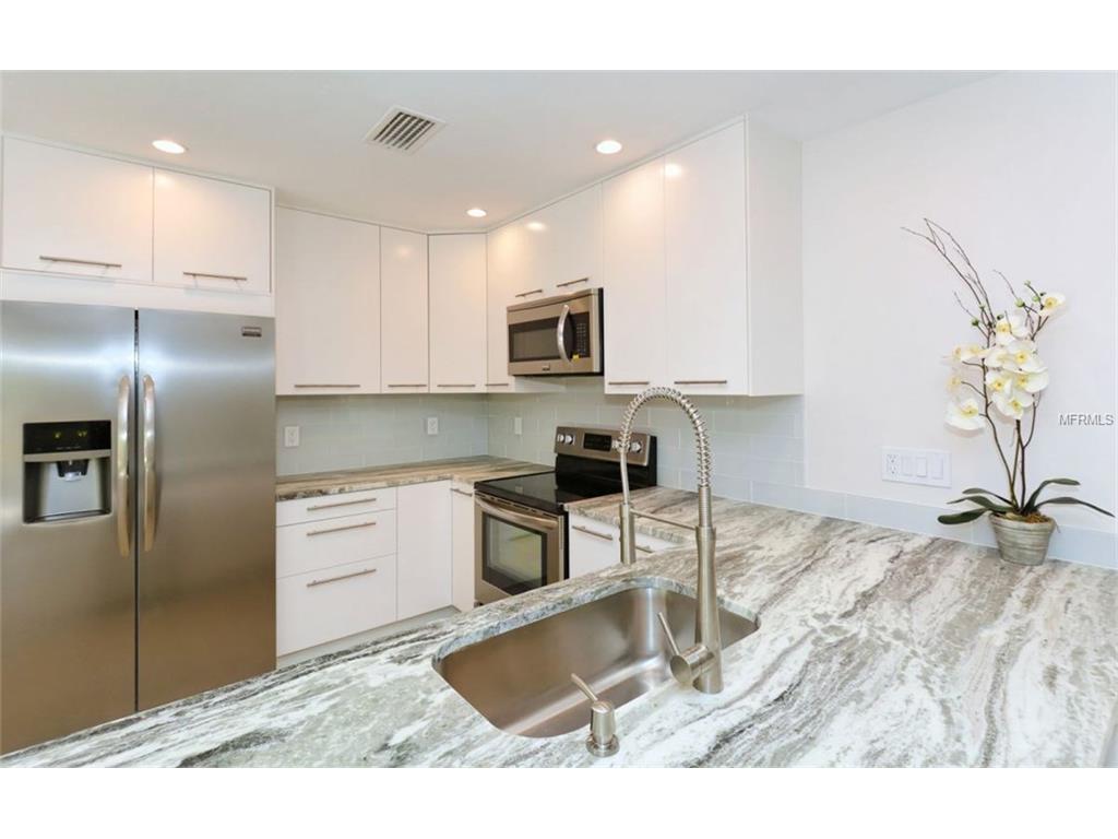 2485 Breakwater Cir