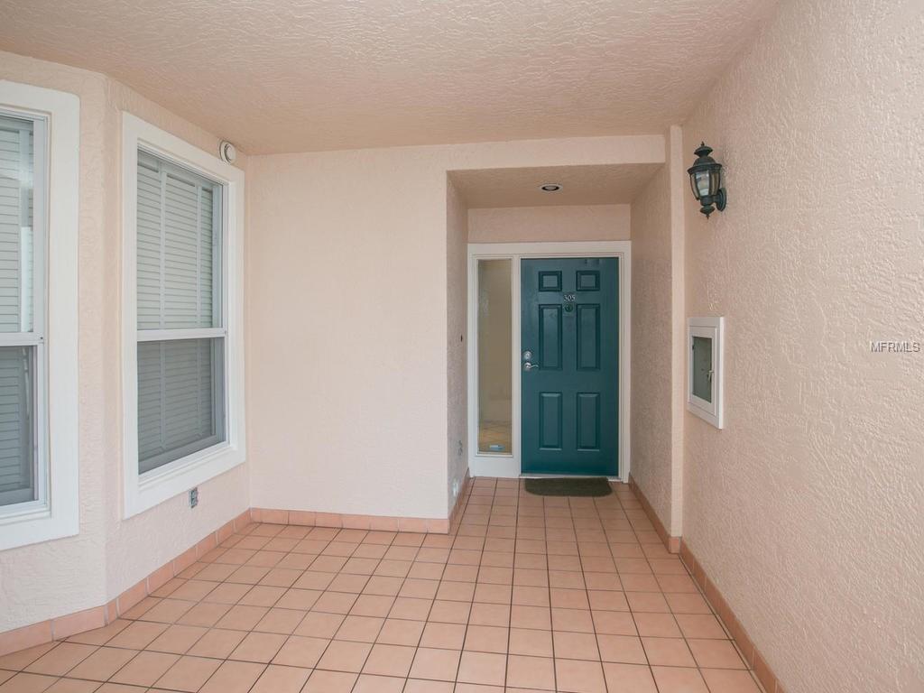5430 Eagles Point Cir #APT 305, Sarasota FL 34231