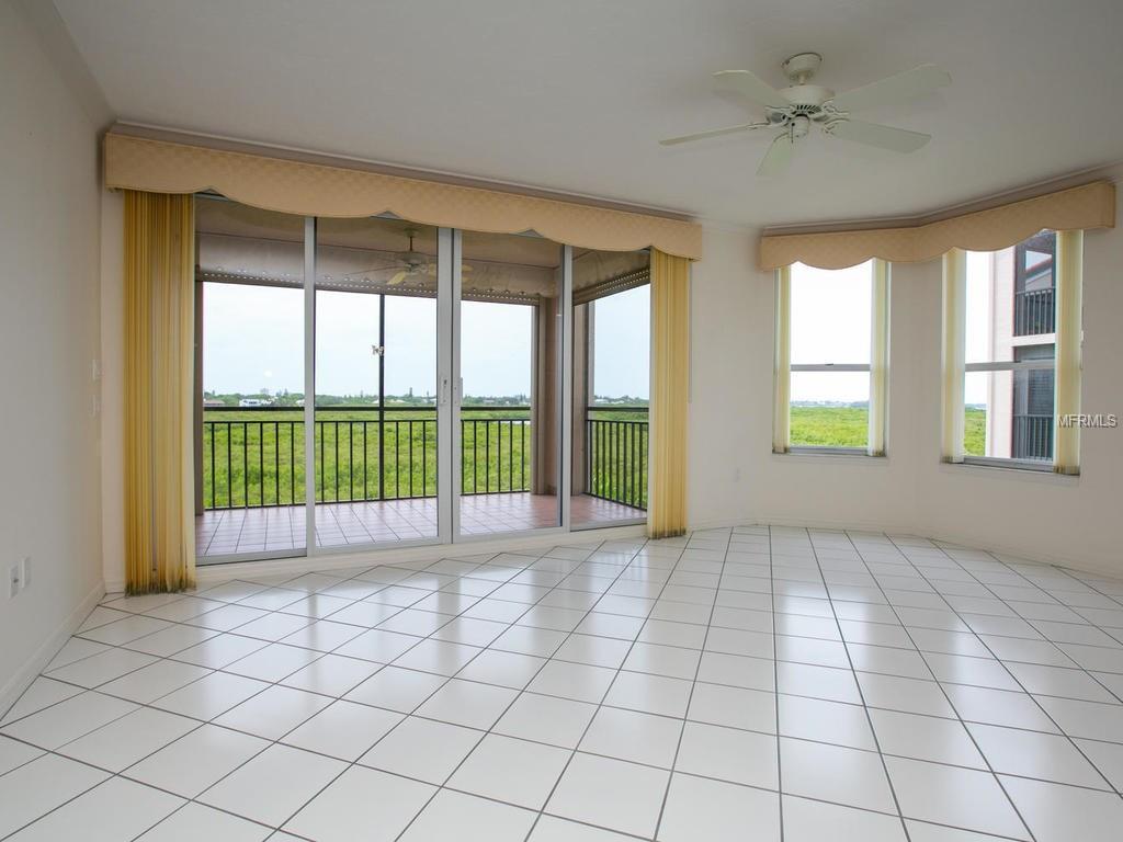 5430 Eagles Point Cir #APT 305, Sarasota FL 34231