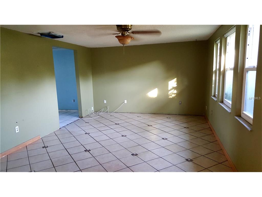 For Sale: 4810 Seville Dr Sarasota, FL 34235
