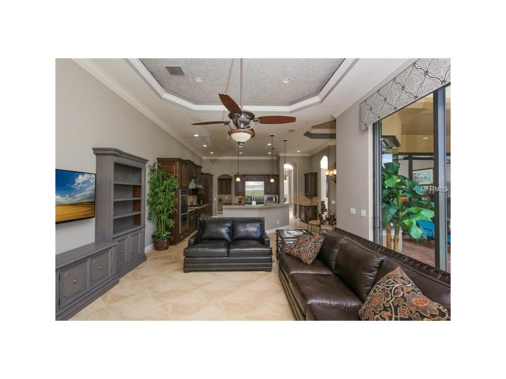 3709 Caledonia Ln