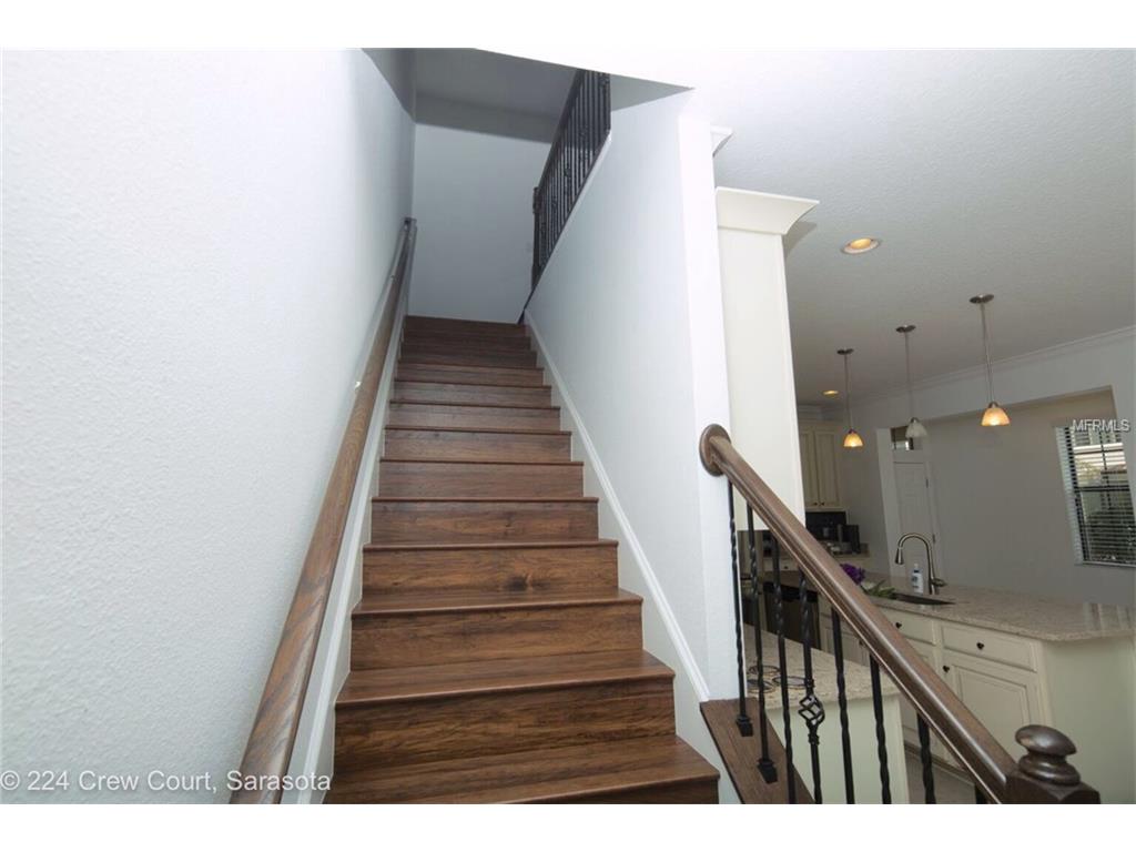 224 Crew Ct, Sarasota FL 34243