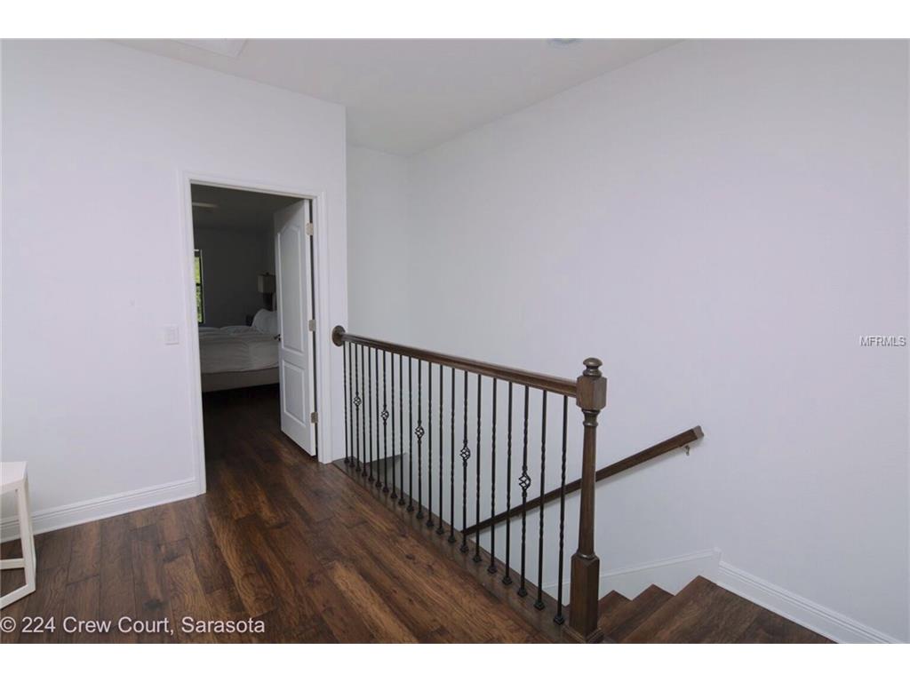 224 Crew Ct, Sarasota FL 34243