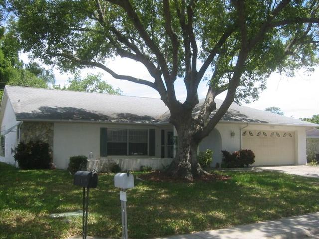 8032 Buttonball Ln