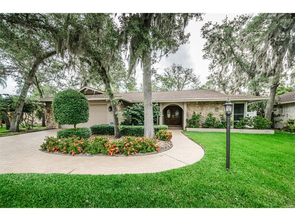 910 Winding Oaks Dr, Palm Harbor FL 34683