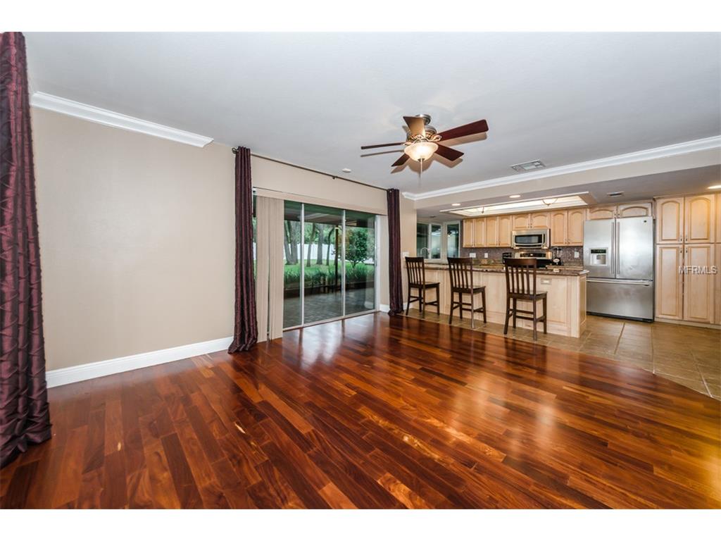910 Winding Oaks Dr, Palm Harbor FL 34683