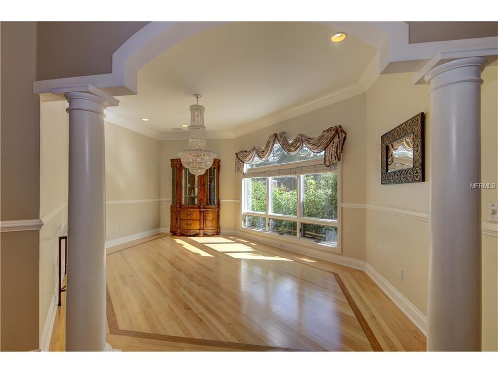 1801 Country Ln