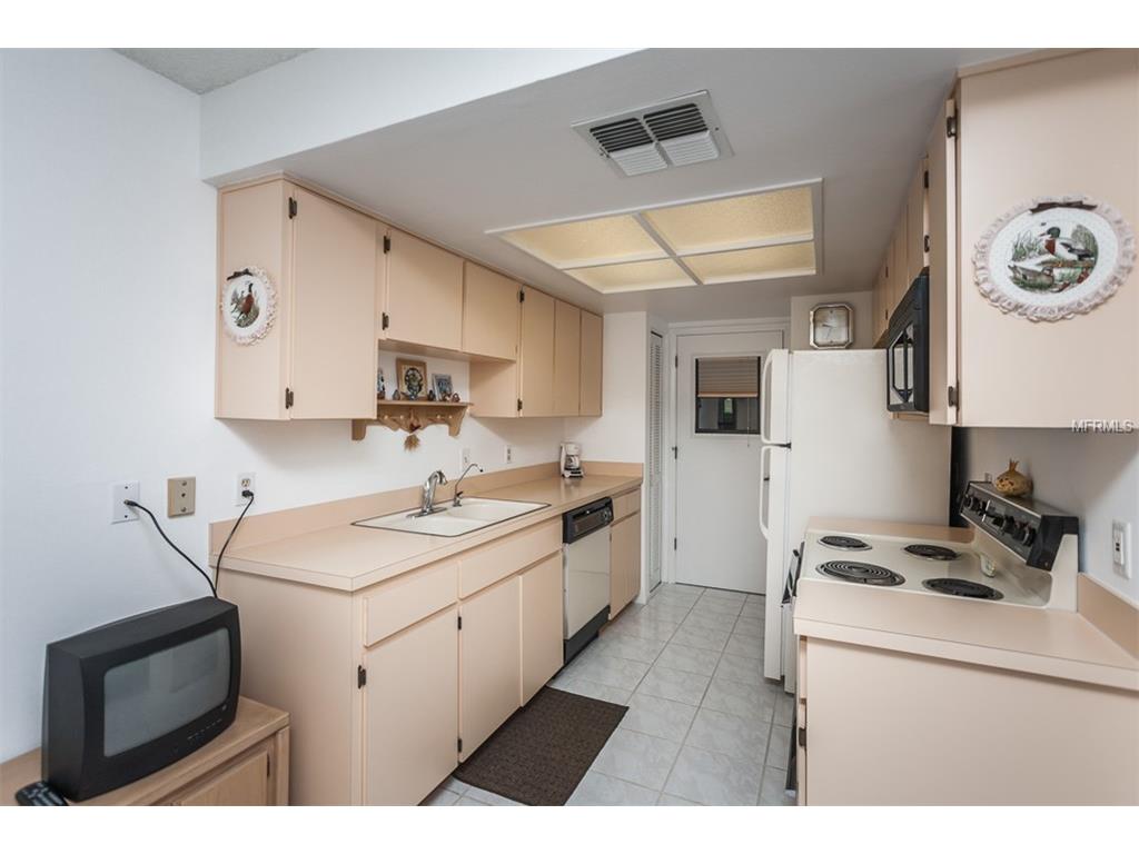 For Sale: 1228 Camelot Ct Palm Harbor, FL 34684