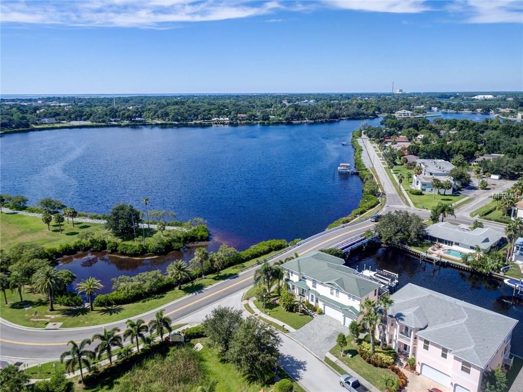 339 Manatee Ln