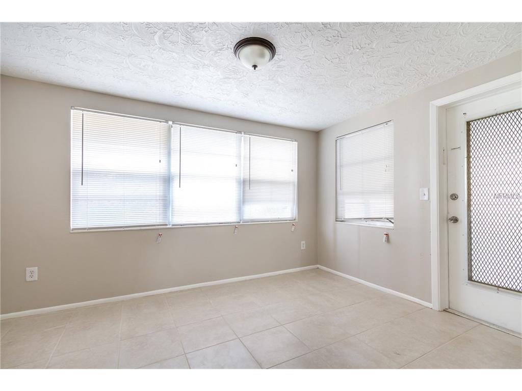 5013 Janice Ln
