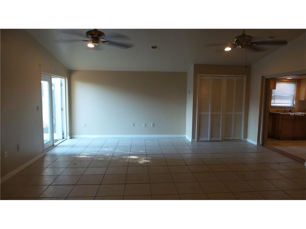 1042 Chelsea Ln