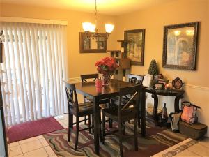 879 SW Canary Ter