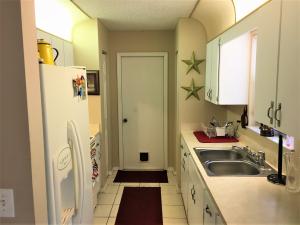 879 SW Canary Ter