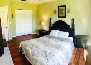 798 SW Belmont Cir
