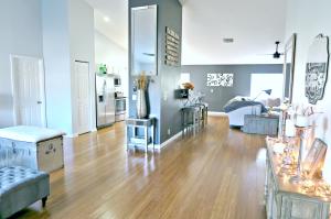 1056 SW Alcantarra Blvd