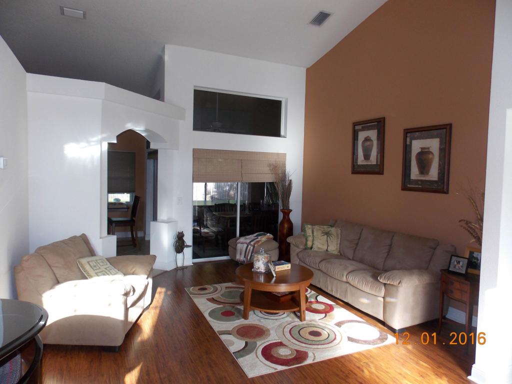 301 SW Donna Ter