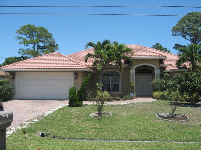 225 SW Chapman Ave