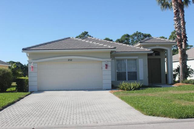 252 SW Lake Forest Way
