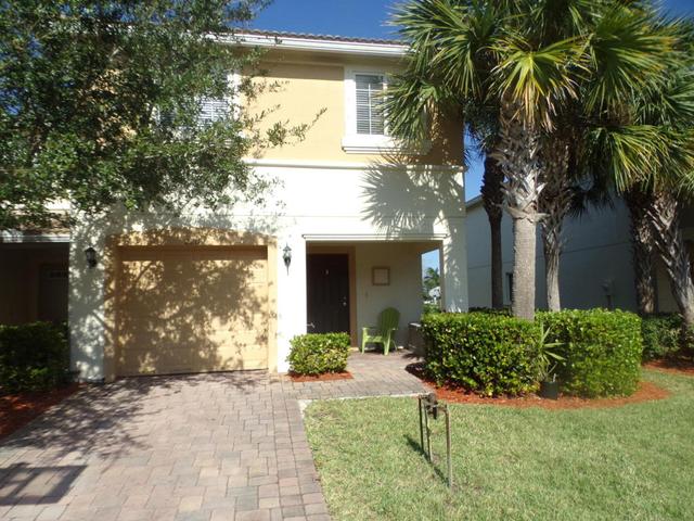 2222 SW Portsmouth Ln