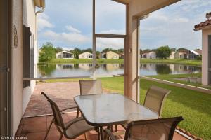 317 NW Alana Ave, Port Saint Lucie FL 34986