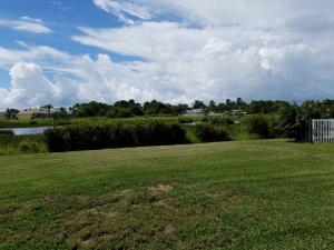 370 SW North Shore Blvd