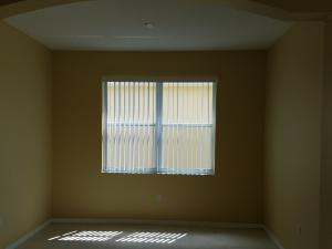 370 SW North Shore Blvd