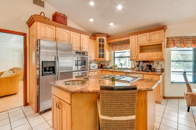4902 SW Bimini Cir
