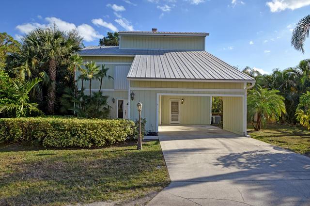 825 SW Rustic Cir