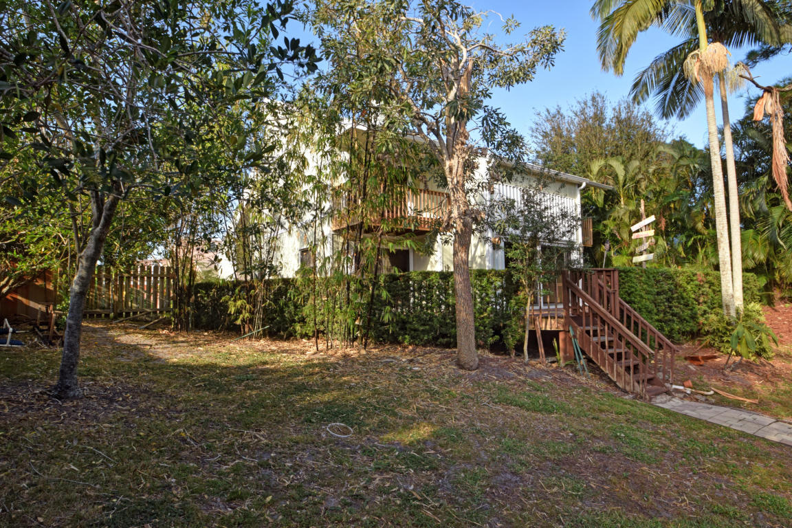 825 SW Rustic Cir