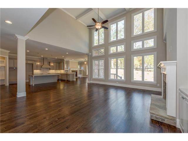 135 White Columns Dr