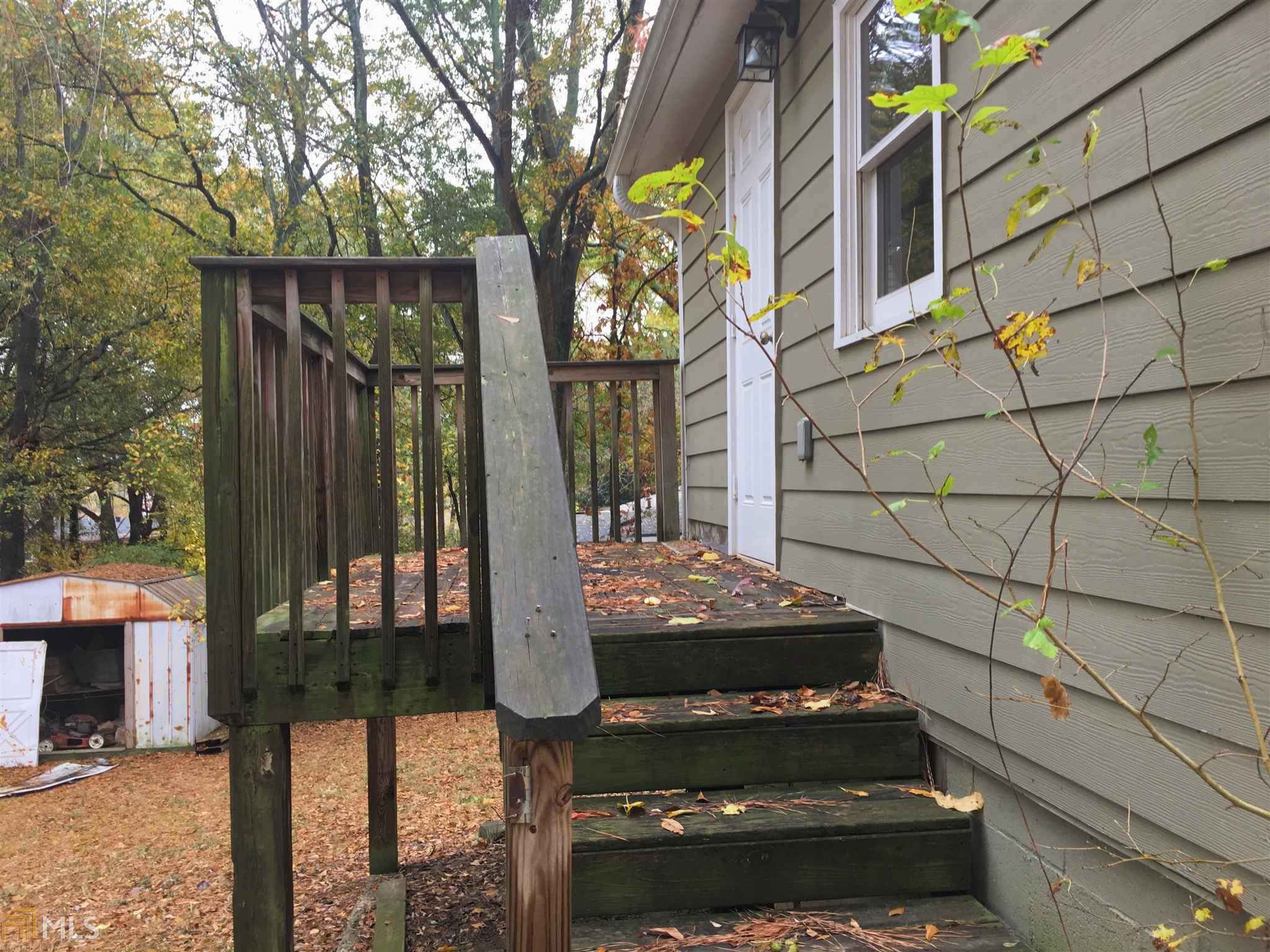 114 SE Carnes Dr