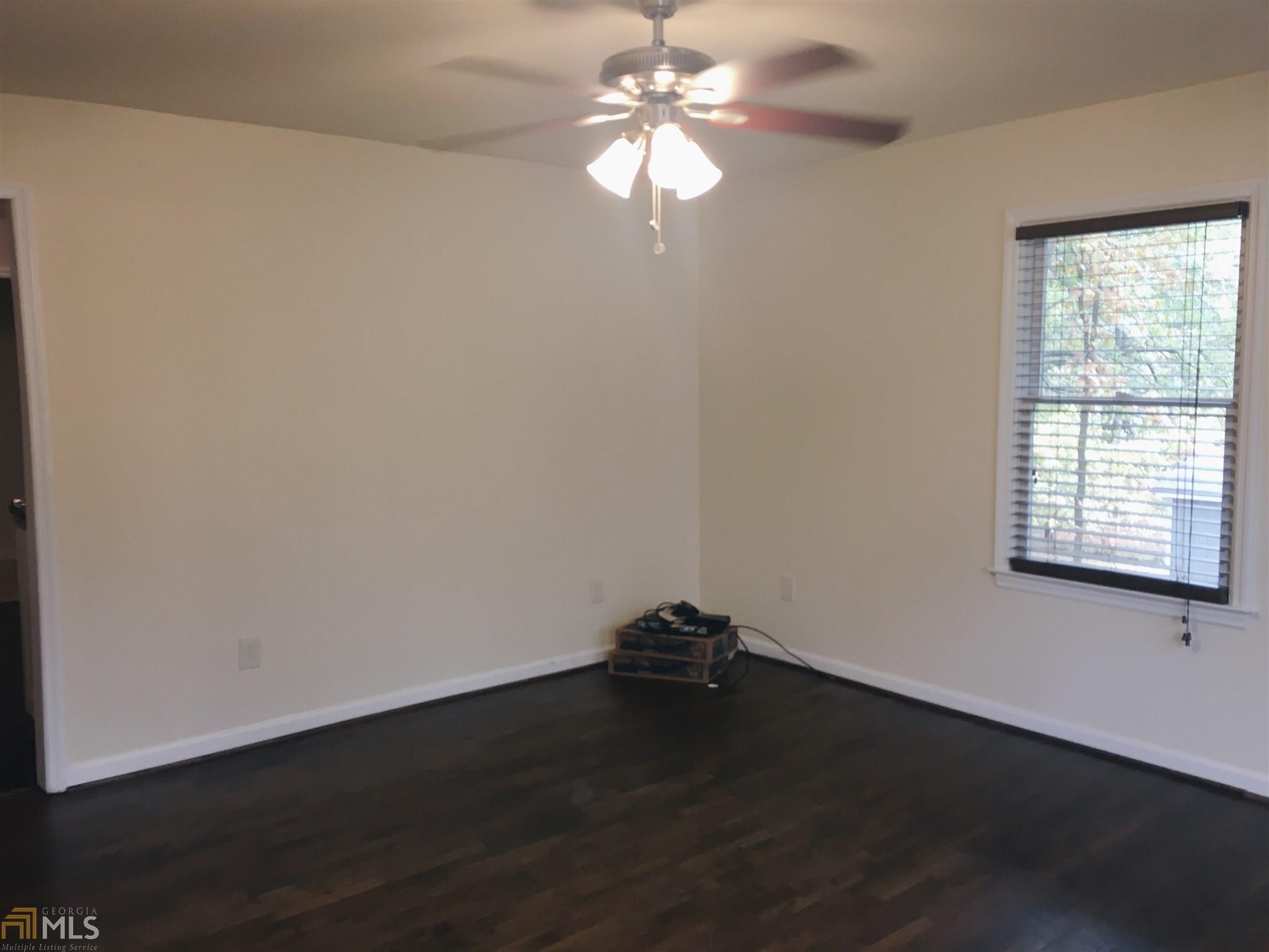 114 SE Carnes Dr