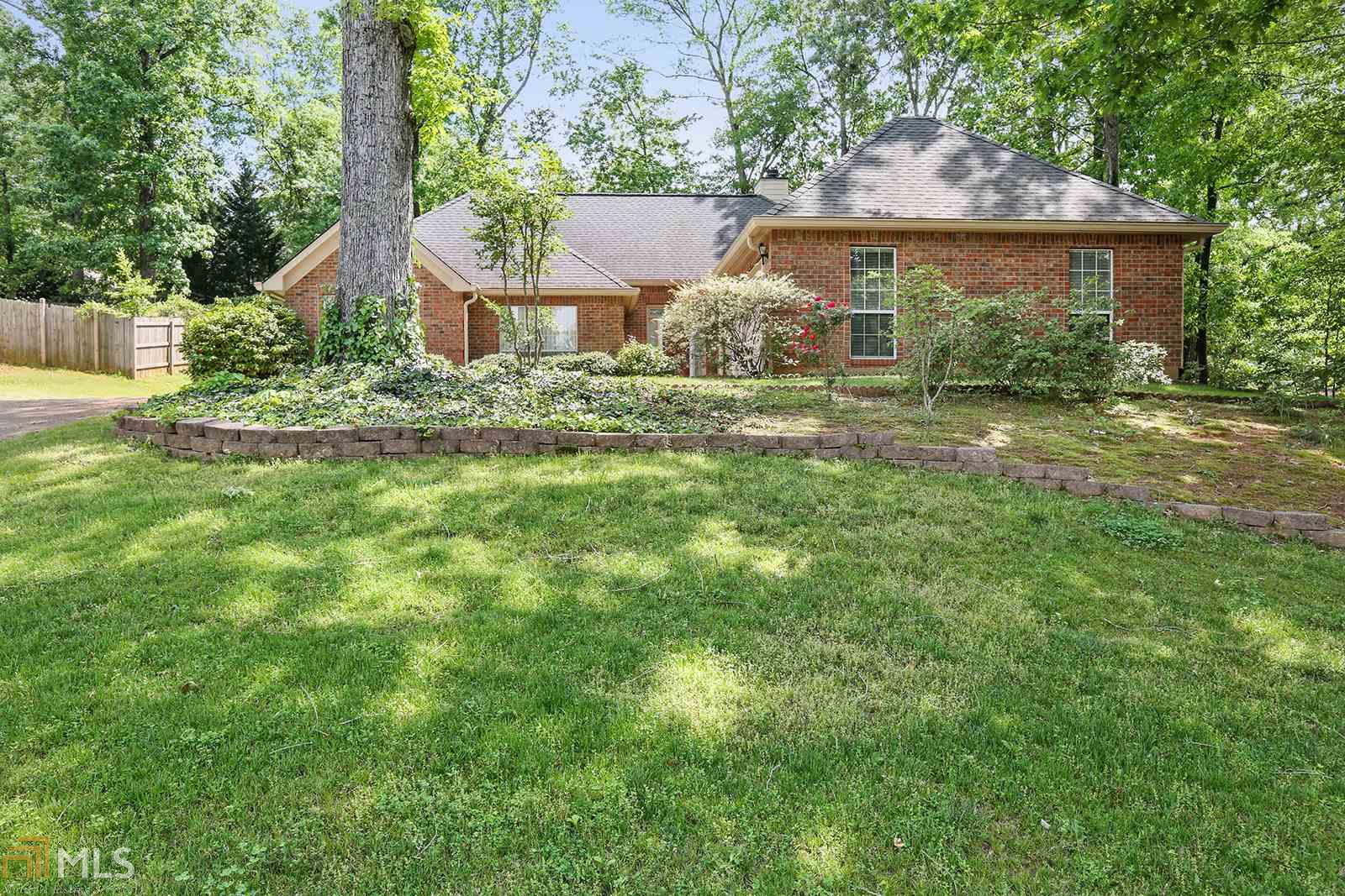1098 Colony Dr