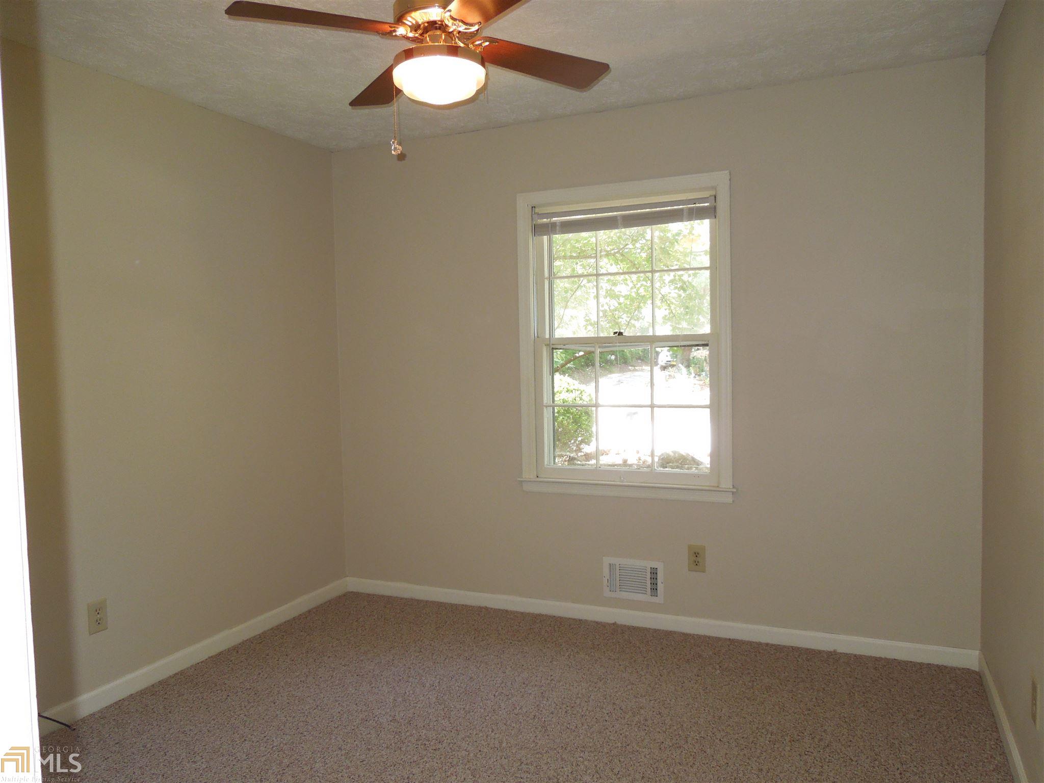 1015 Eastview Rd