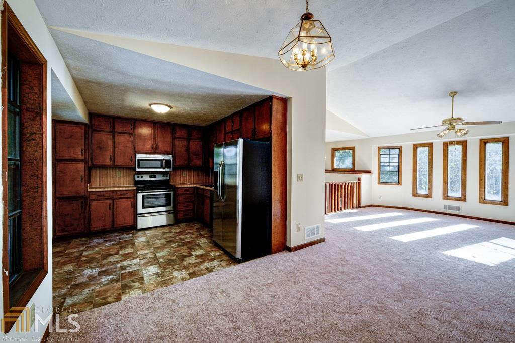 2960 David Ln